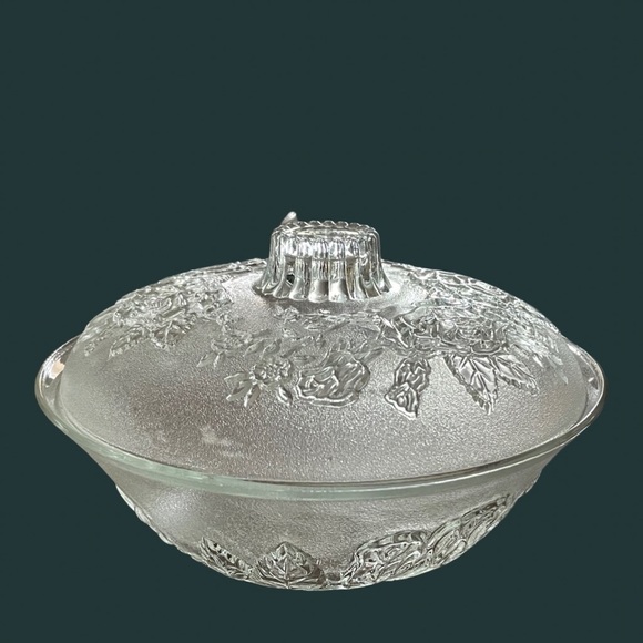 VINTAGE Floral Etched Glass Candy Dish. - Picture 9 of 11